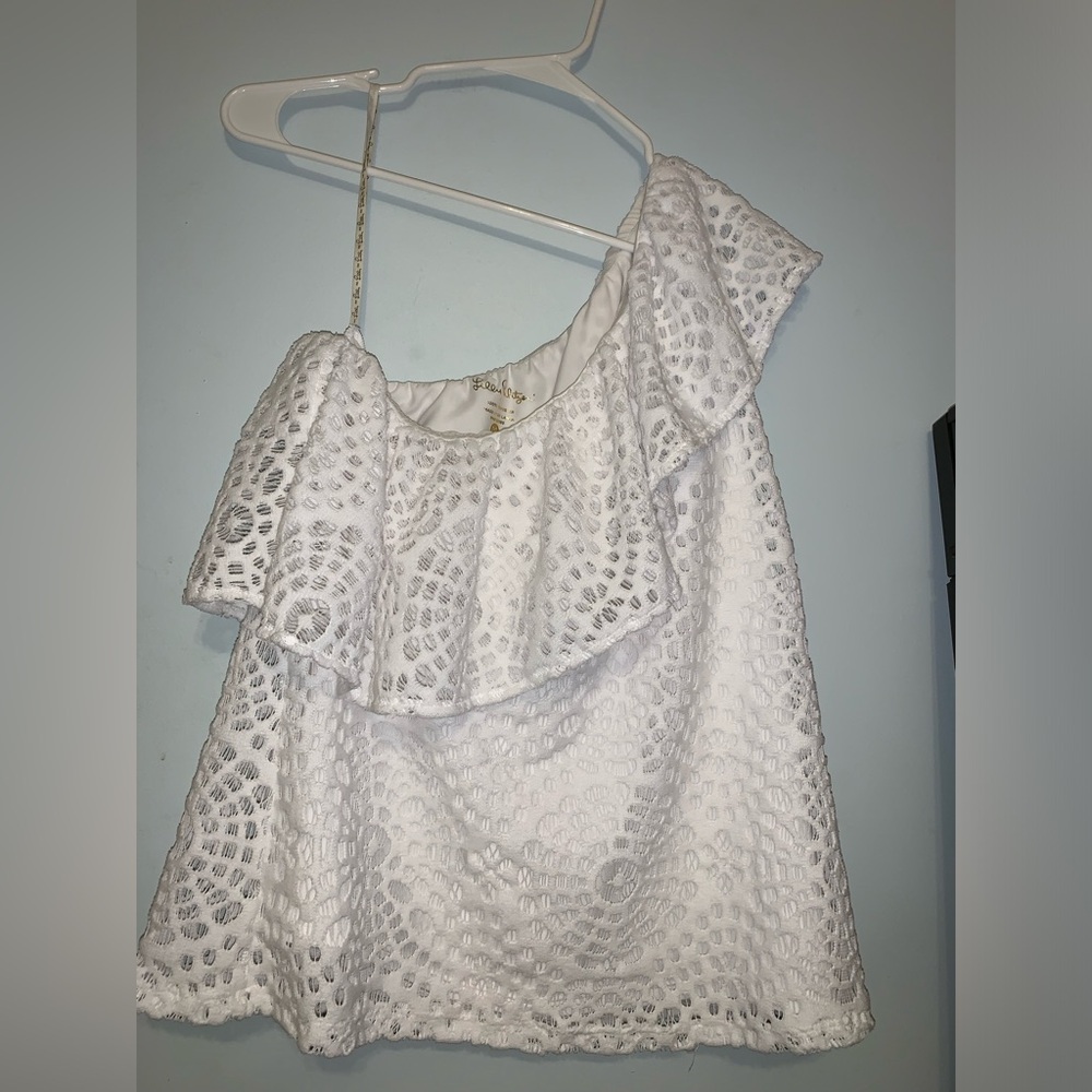 Lilly Pulitzer White Eyelet one Shoulder blouse. SzM. Pre-owned-great condition